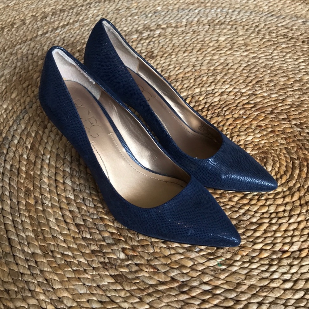 BCBG women’s pumps
